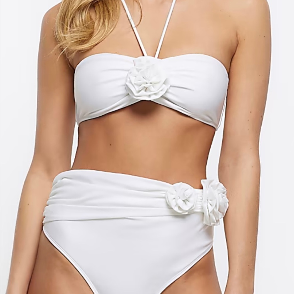 NWT White Flower Bikini SET